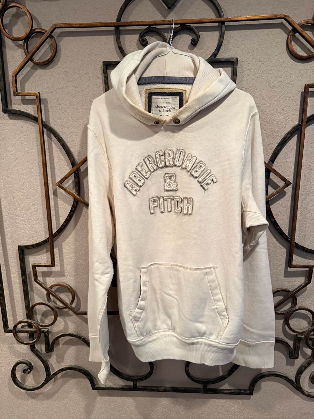 VTG Abercrombie & Fitch Cream Pullover Hoodie